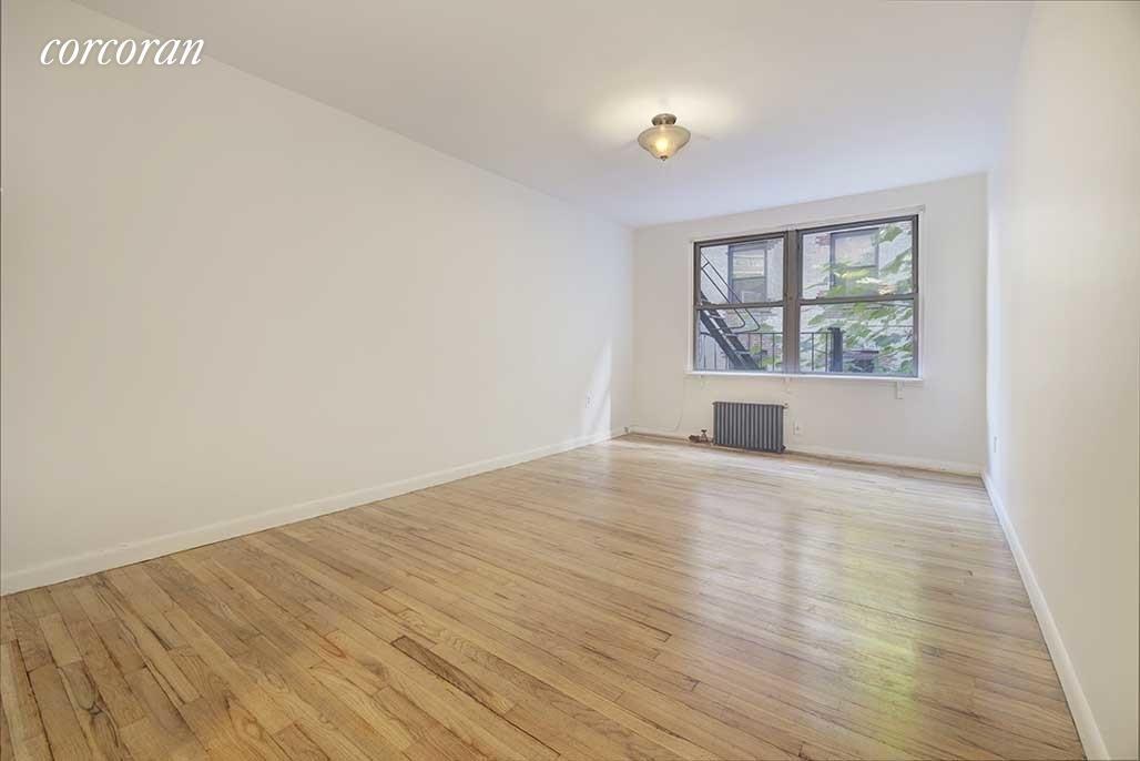 Foto principal - 132 W 27th St