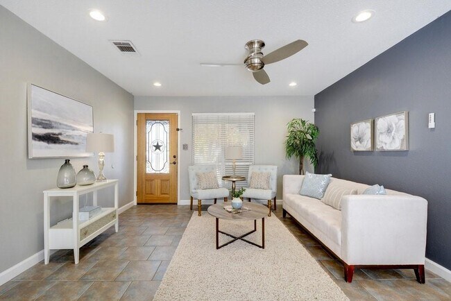 Foto del edificio - 8401 Stillwood Ln