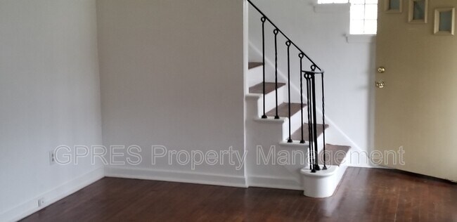 Building Photo - 219 Rodi Rd