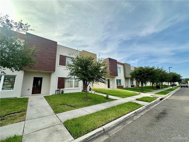 Building Photo - 2316 Harmony Ln