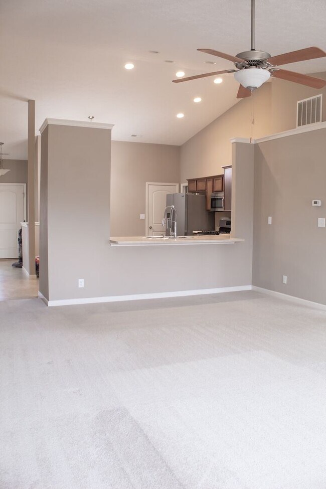 Building Photo - 3 Bedroom, 2.5 Bathroom In Lindberg Village