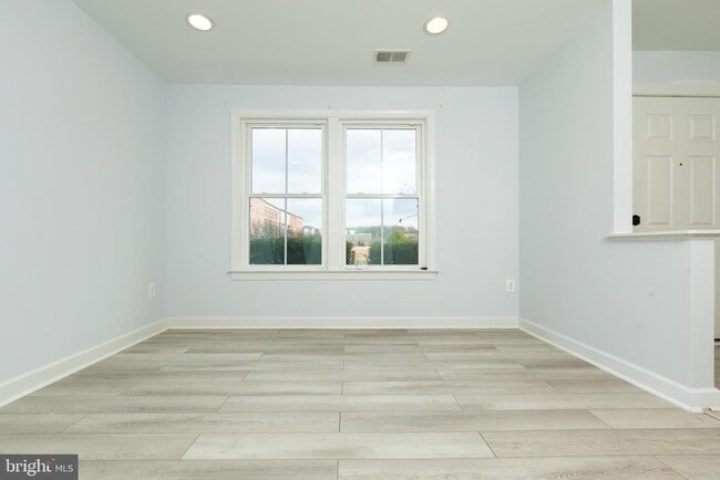 Building Photo - 336 Grand St