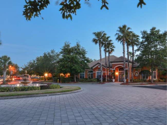 Clubhouse in the Evening - Park Crest At The Lakes