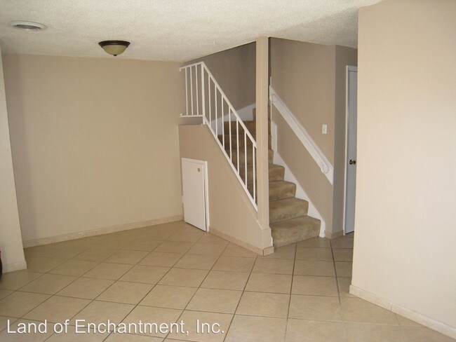 Building Photo - 3 br, 1.5 bath House - 4525 Overland St. NE