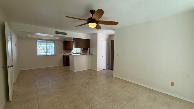 Building Photo - Paradise Valley 1br Condo with Pool