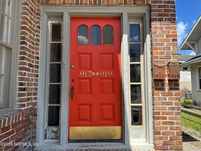 Foto del edificio - 917 Lasalle St