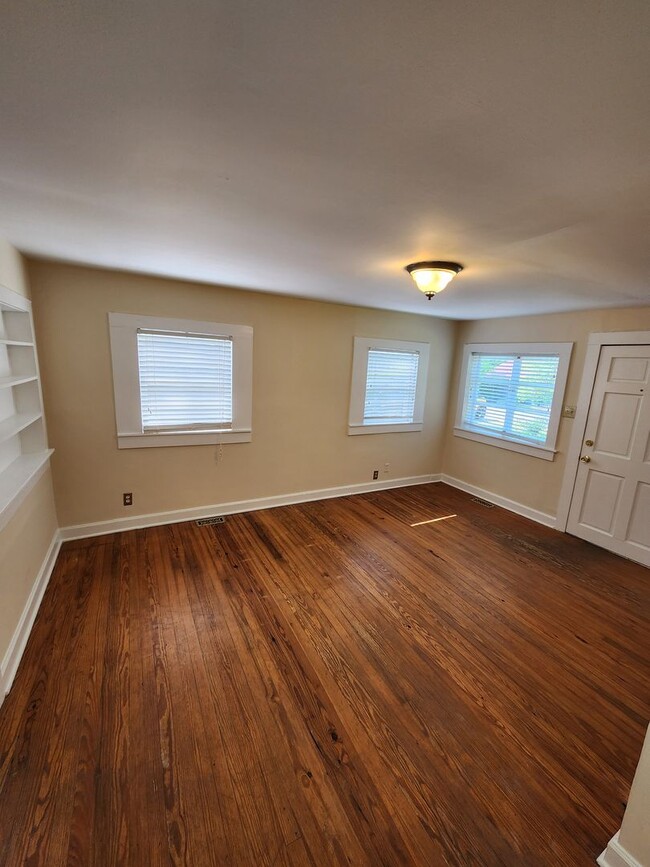 Building Photo - 129 Purefoy Rd