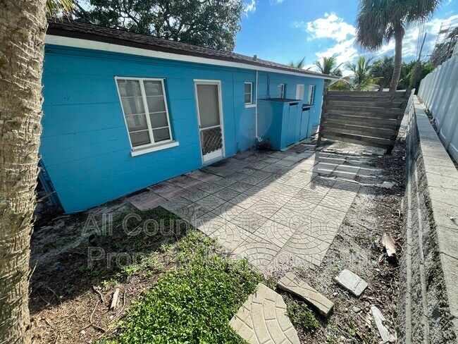 Foto del edificio - 432 Highland Ct