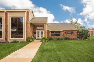 Building Photo - 6897 Meadow Rd