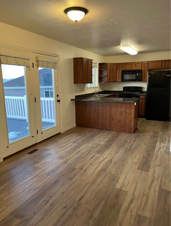 Foto del edificio - 335 Chokecherry Cir