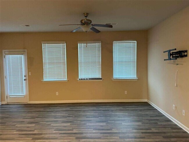 Foto del edificio - 2824 Hillside Way
