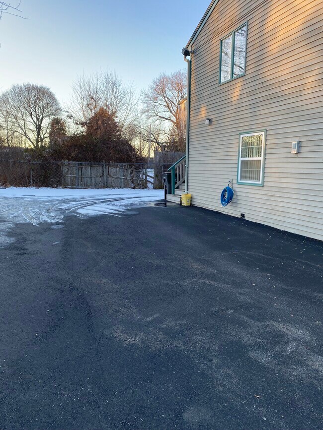 Foto del edificio - 1181 Boston Rd