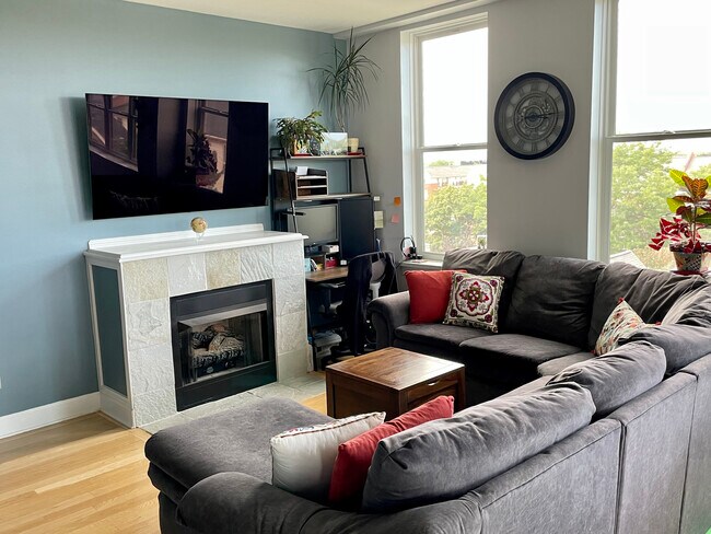 Foto del edificio - 2700 W Belmont Ave