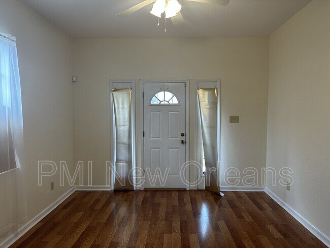 Foto del edificio - 2328 Mandeville St