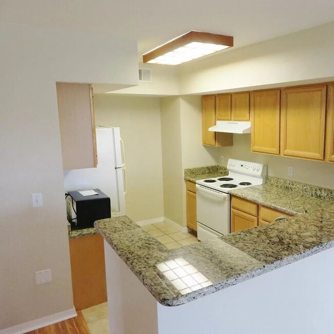 Building Photo - 2950 Viscaya Pl