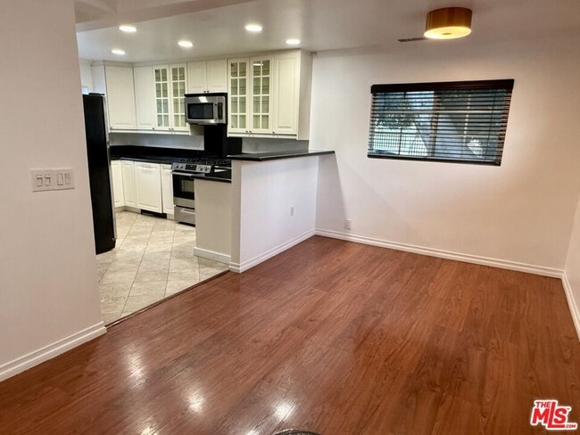 Building Photo - 1200 Laveta Terrace