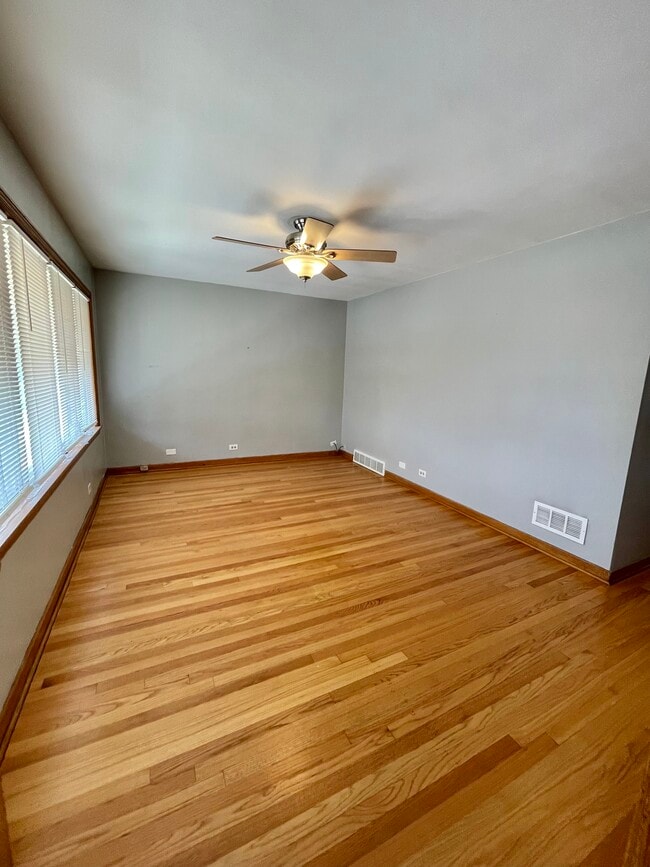Building Photo - 5735 S Meade Ave