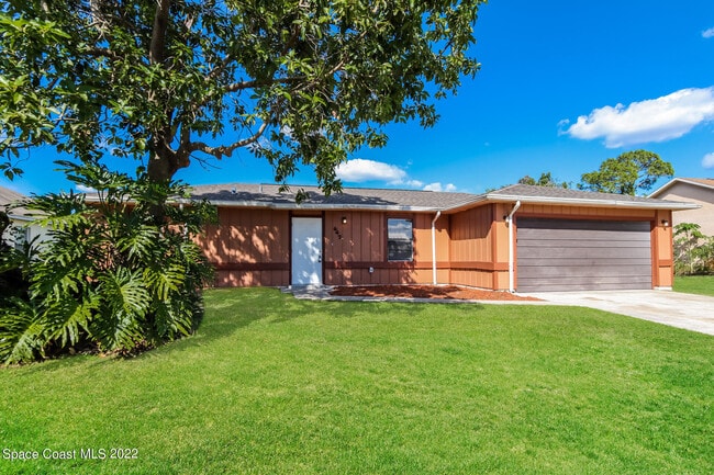 Foto del edificio - 647 Pampas St NW