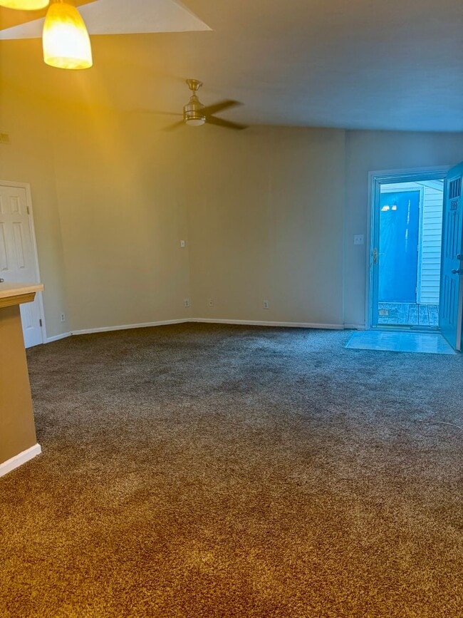 Building Photo - 3555 Clover Meadow Dr