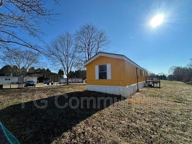 Building Photo - 147 Oak Knoll Dr