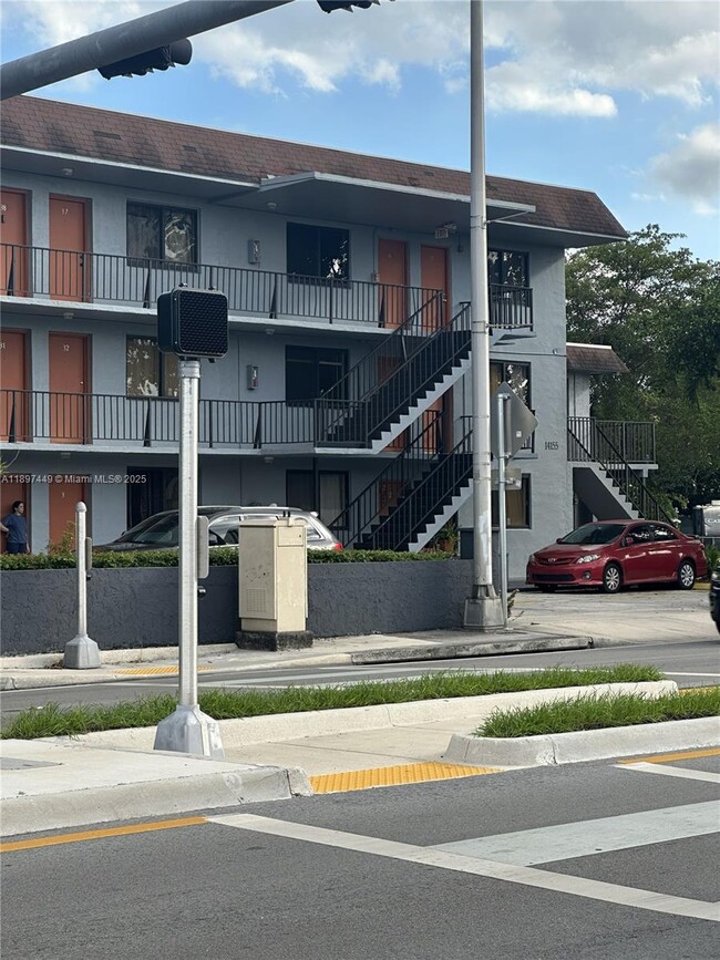 Building Photo - 14155 W Dixie Hwy
