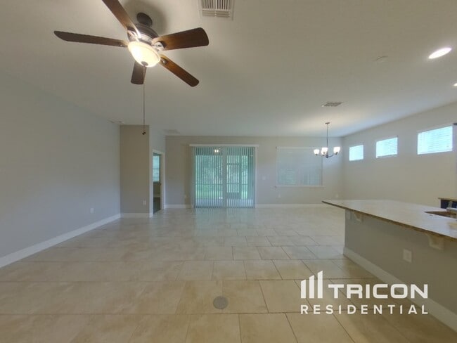 Building Photo - 463 River Square Ln