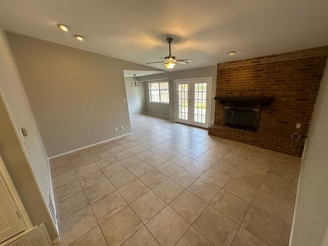 Building Photo - Great Anderson Mill Home!