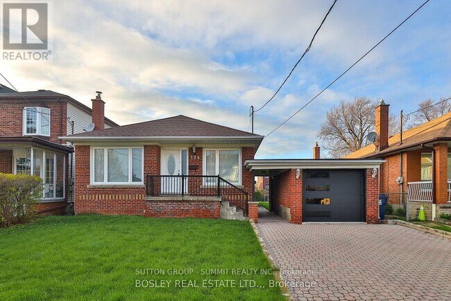 Building Photo - 136 Regina Ave