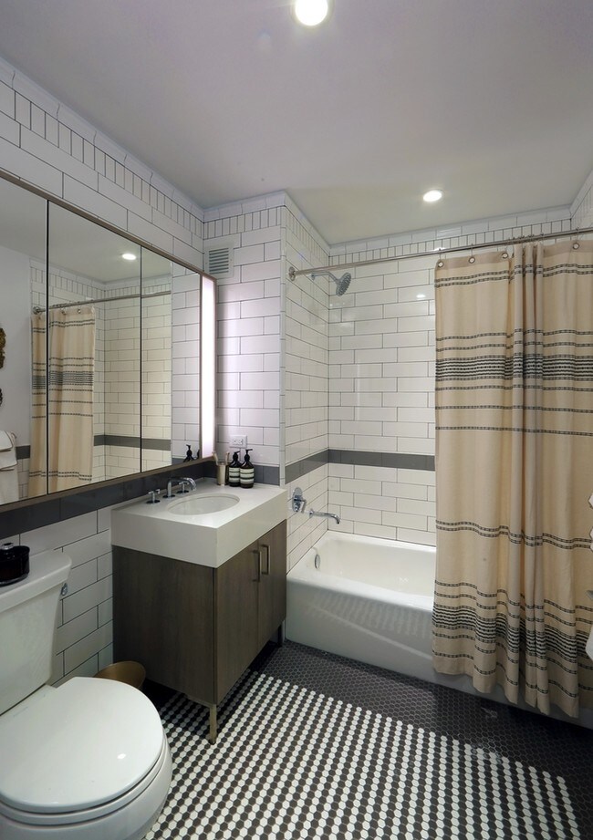 Foto del edificio - 515 W 38th St