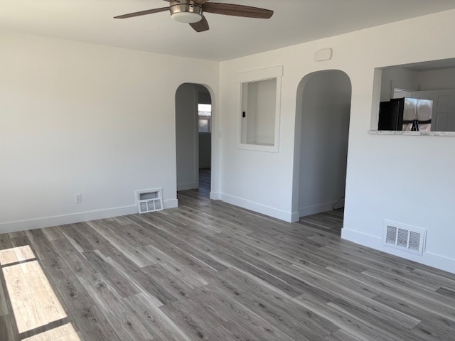 Foto del edificio - Newly remodeled house near the mall