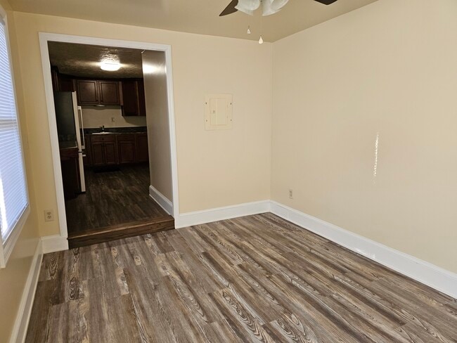 Building Photo - 302 Alder St
