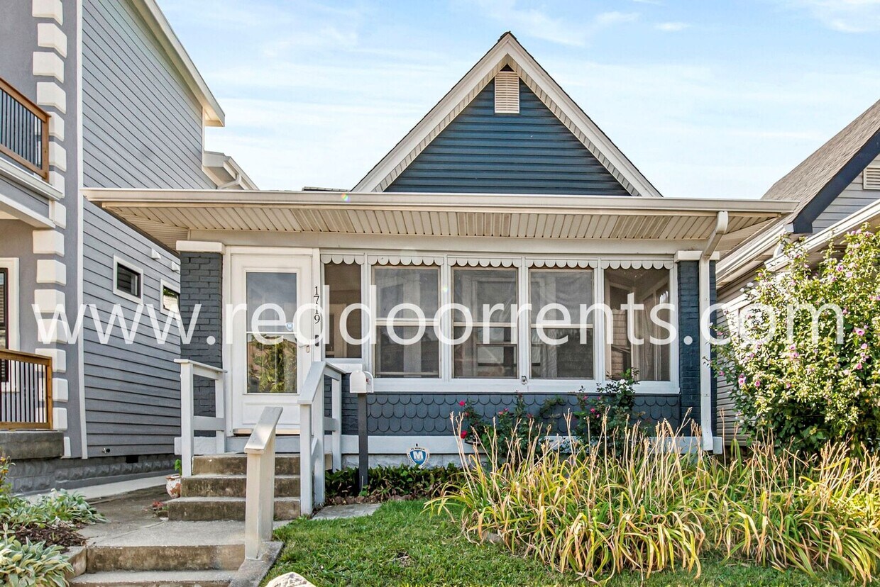 Coming Soon! Inviting Fountain Square Home... - Coming Soon! Inviting Fountain Square Home...