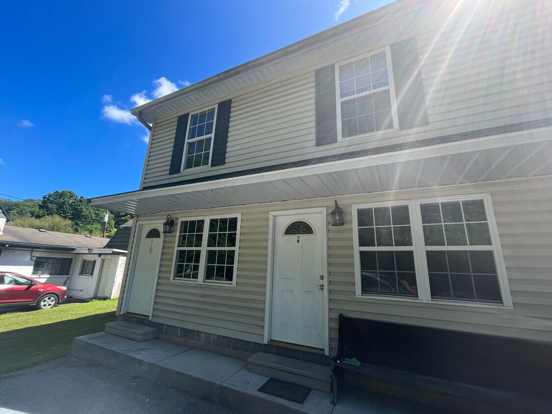 Primary Photo - 1280 Spring Valley Dr