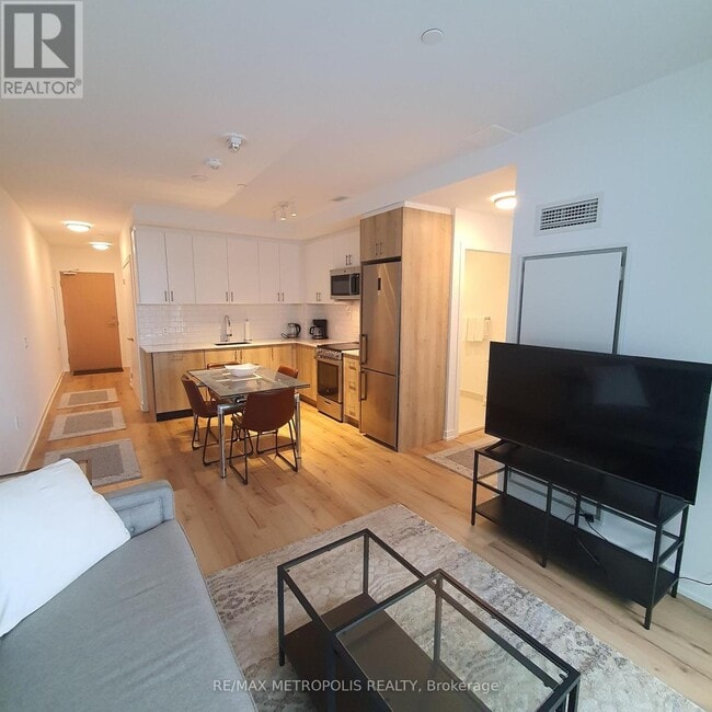 Building Photo - 1195 The Queensway