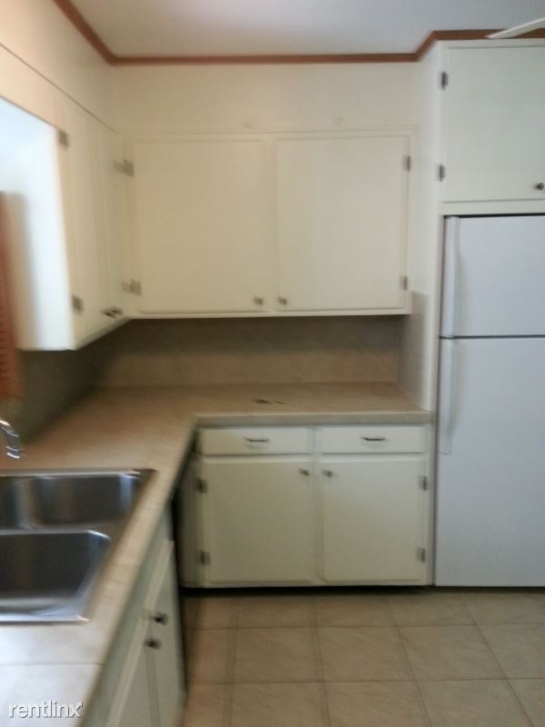 Building Photo - 3 br, 2.5 bath House - 207 Church St