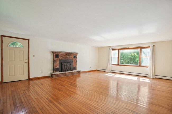 Foto del edificio - 560 Glen Rd