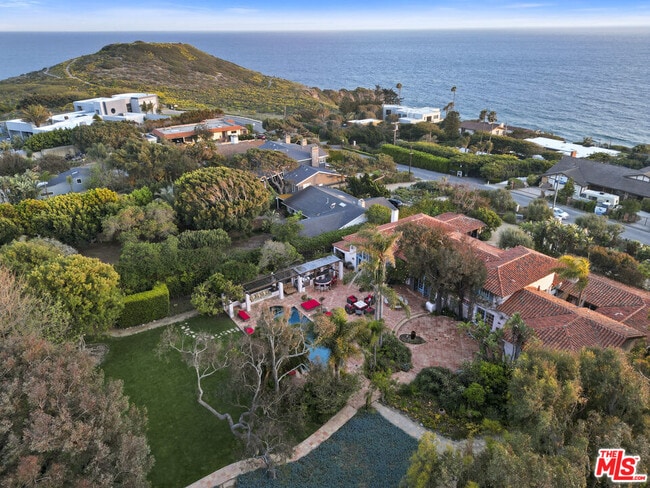 Building Photo - 7332 Birdview Ave