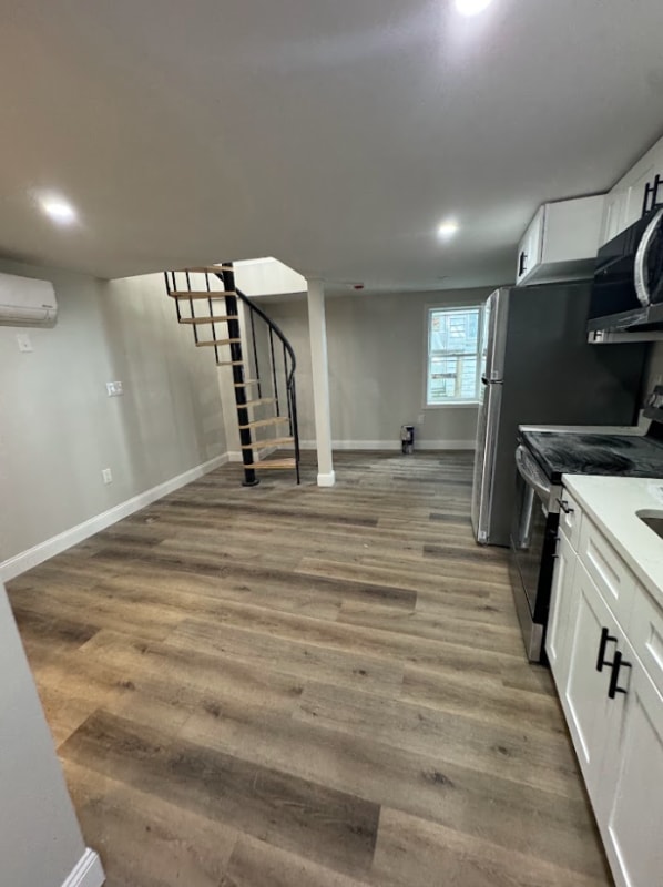 Building Photo - 510 Main St