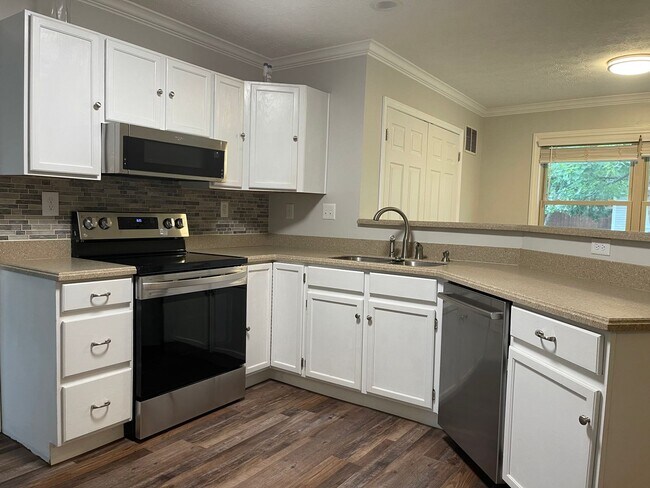 Foto del edificio - COMING SOON! Lovely Single Family Home! At...