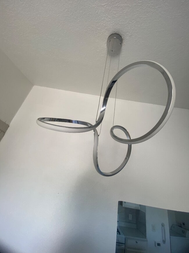 Building Photo - 3408 Ross Ave SE