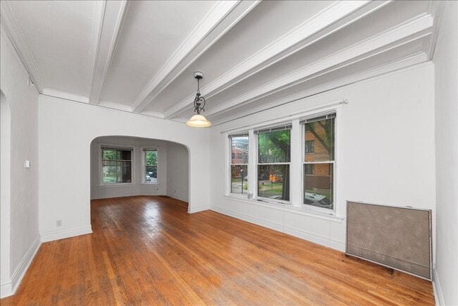 Foto del edificio - 1353 W Catalpa Ave