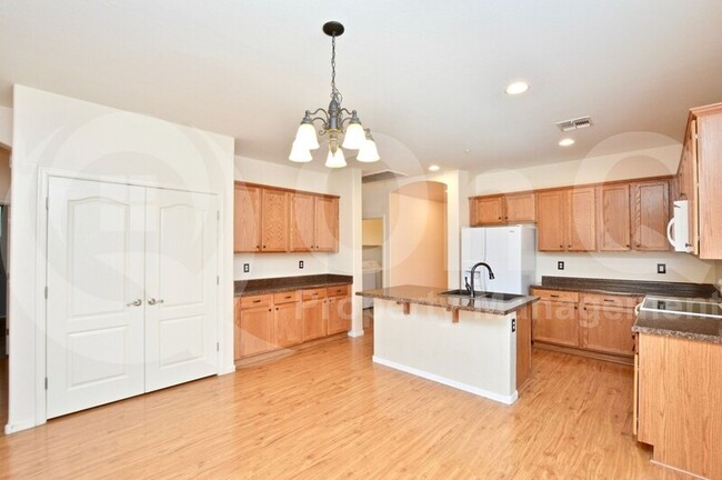 Building Photo - 7058 W Lone Tree Trail