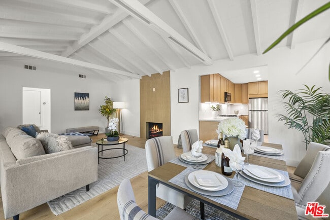 Foto del edificio - 5833 Allott Ave