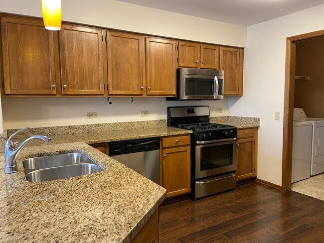 Foto del edificio - 1159 E Addison Ave