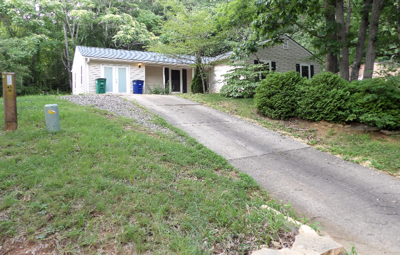 Primary Photo - 316 Heather Ct