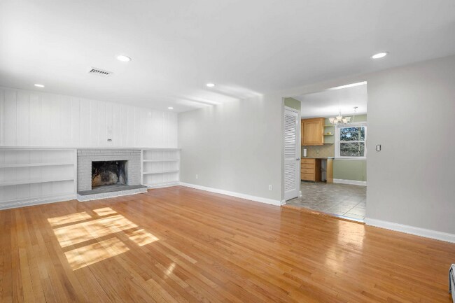 Building Photo - 9 Daniel Rd