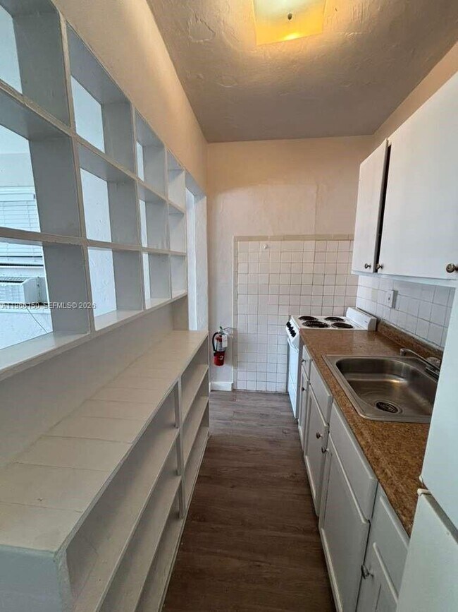 Foto del edificio - 301 Sharar Ave