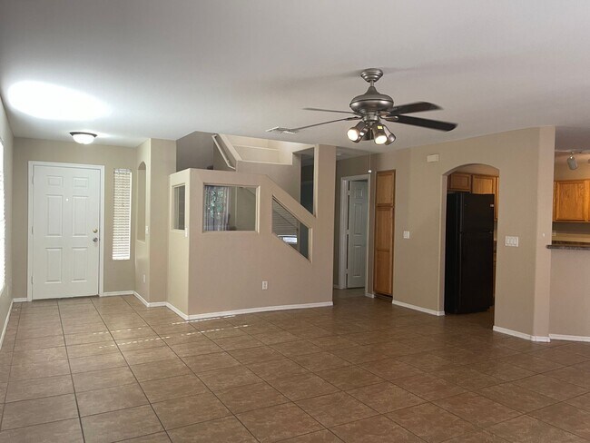 Building Photo - San Tan Valley, 4 bed, 3 bath, huge loft, 2300 sqft