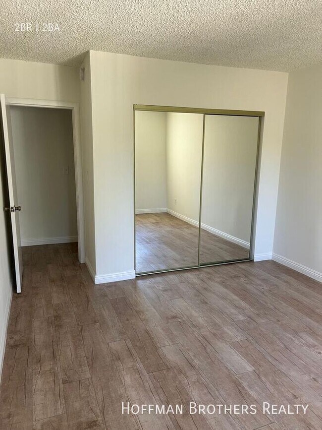 Foto del edificio - 5130 Yarmouth Ave