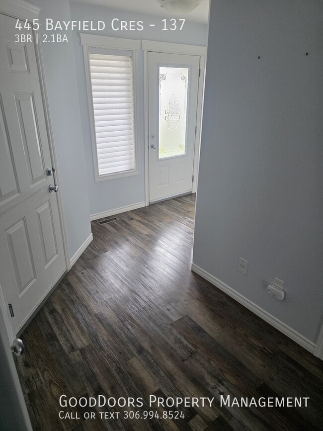 Building Photo - 445 Bayfield Crescent